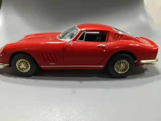 ERTL Ferrari GTB4 1/18