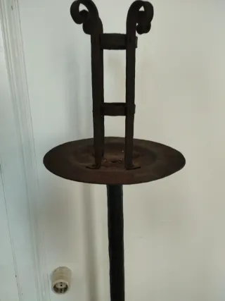 Candelabro de hierro antiguo altura 140 cm
