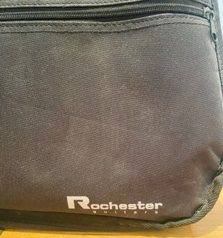 Guitarra española con funda