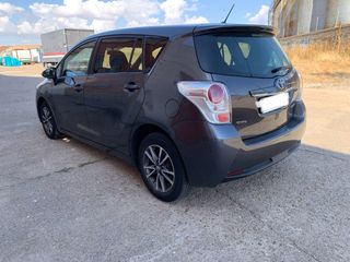 Toyota Verso diesel etiquta B