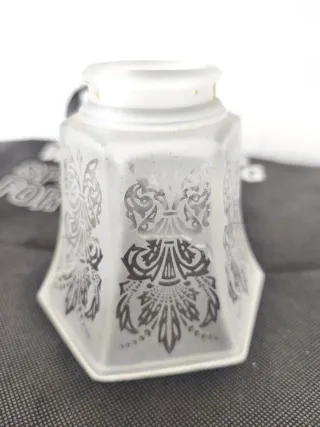 Pareja de lámparas de metal negro