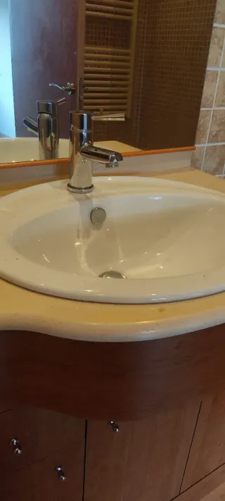 Mueble de baño madera y porcelana