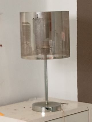 Lámpara de mesa diseño rascacielos