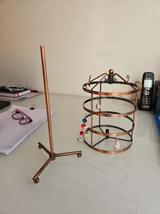 Porta orecchini/gioie girevole