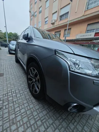 Mitsubishi Outlander 2014