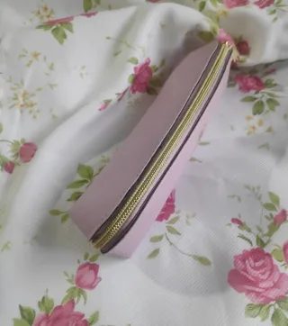 Estuche rosa con cremallera