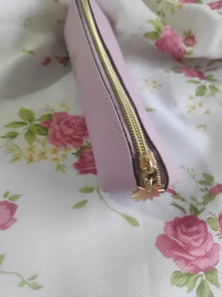 Estuche rosa con cremallera