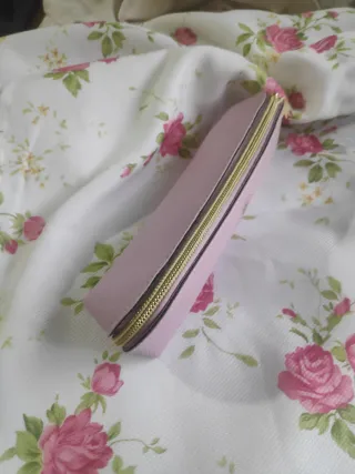 Estuche rosa con cremallera