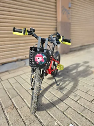 Bicicleta Infantil 16' pulgas, muy bien cuidada.