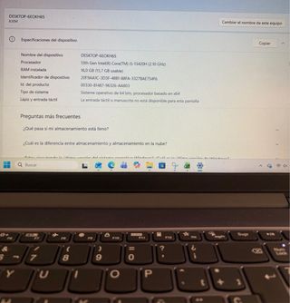 Ordenador portátil Lenovo plateado