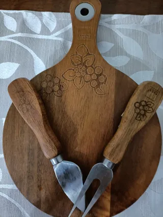 Tagliere Thun in legno e metallo