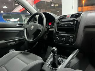 Volkswagen Golf 2003