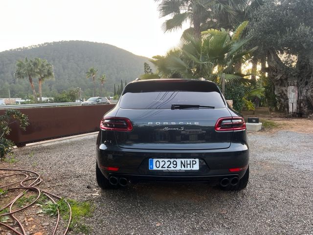 Porsche Macan S