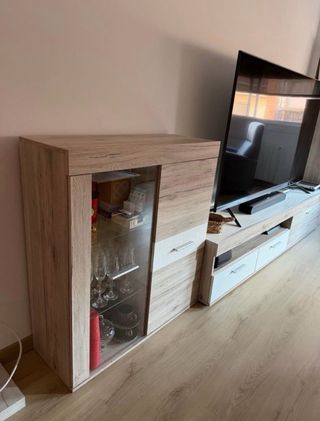 Mueble TV y Vitrina Madera y Cristal