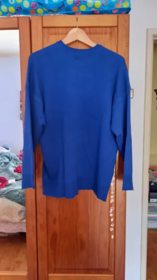 Linda camisola malha azul petróleo S Parfois