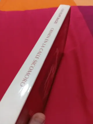 Crimen en la calle sicomoro