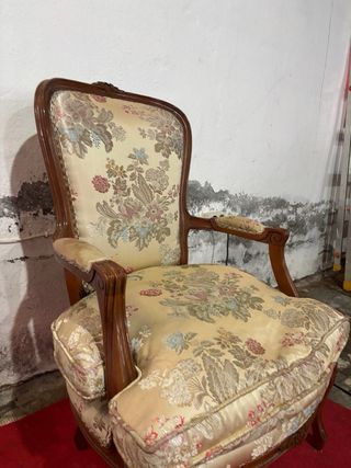 Sofá de tela floral vintage