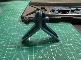 Estuche de escuadras de aluminio y fundido