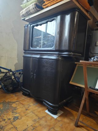 Mueble antiguo vintage de madera