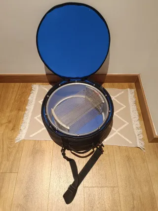 Tambor doble batidor con funda.