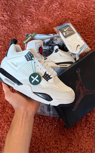 Jordan 4 Flight Club Negras y Blancas - talla 42