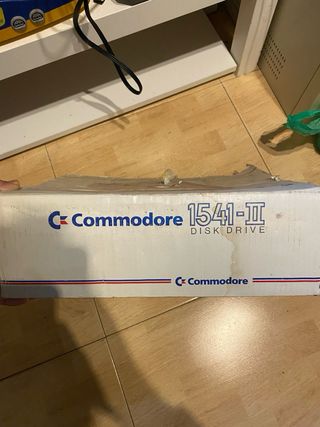 Unidad de disquete Commodore 1541-II