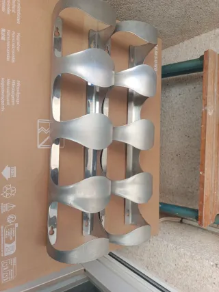 Botelleros metálicos para 8 botellas