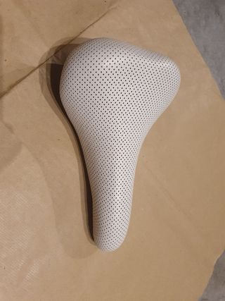 Sillín Bicicleta Vintage Perforado