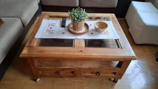 Mesa auxiliar mexicana madera y cristal con ruedas
