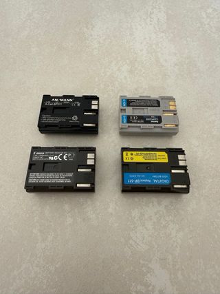 Set 4 batterie per fotocamera – NON TESTATE