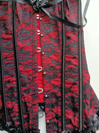 Corsé encaje rojo y negro