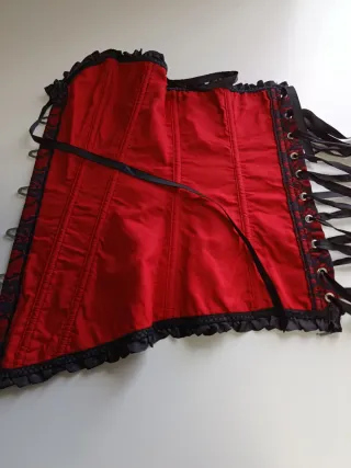 Corsé encaje rojo y negro