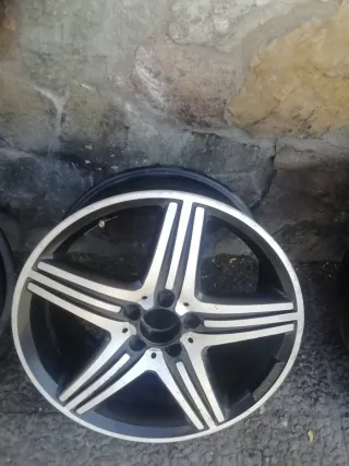 3 Llantas Mercedes AMG 8x18
