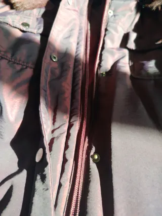 Giubbotto vinaccia con cappuccio e pelliccia