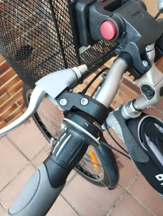 Bicicleta de paseo B'Twin plateada