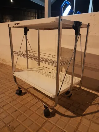 Mesa y silla  auxiliar plegable de metal