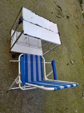 Mesa y silla  auxiliar plegable de metal