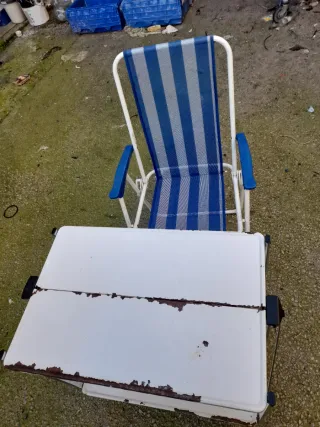 Mesa y silla  auxiliar plegable de metal