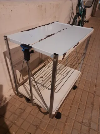 Mesa y silla  auxiliar plegable de metal