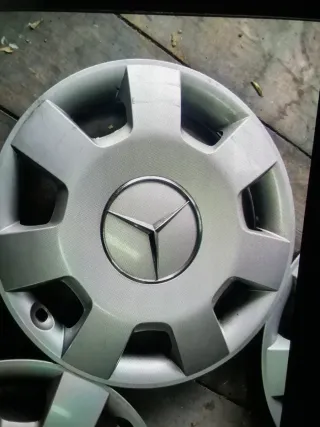 3 Tapacubos Mercedes Vito 16