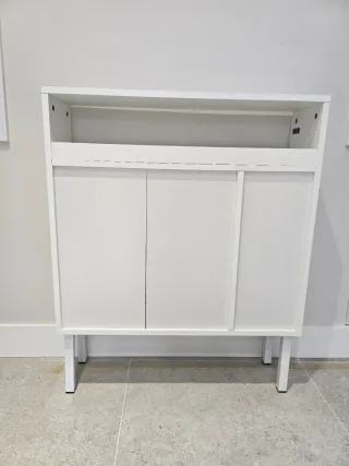 Mueble auxiliar estrecho