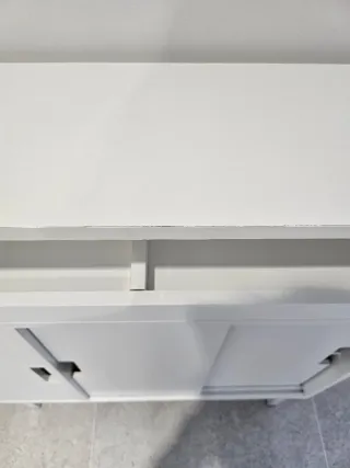 Mueble auxiliar estrecho