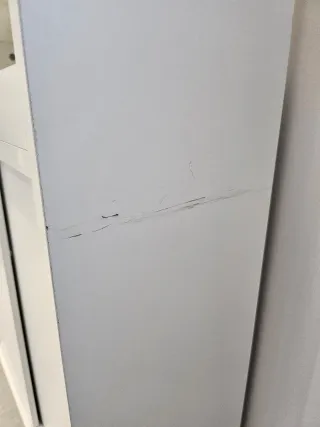 Mueble auxiliar estrecho