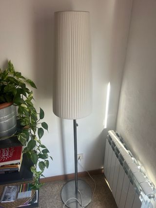 Lámpara de pie panel blanco plisado