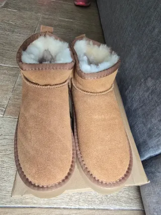 Botas UGG Beige/Marrón Talla [Talla]