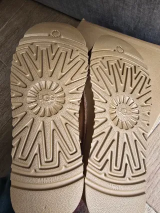 Botas UGG Beige/Marrón Talla [Talla]