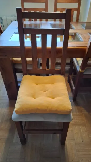 Mesa comedor madera y cristal + 6 sillas rústicas