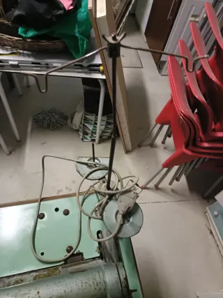 Máquina de coser Refrey