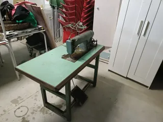 Máquina de coser Refrey