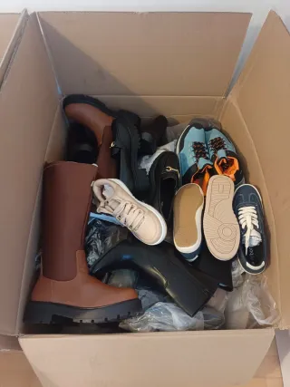 Lote de zapatillas y zapatos